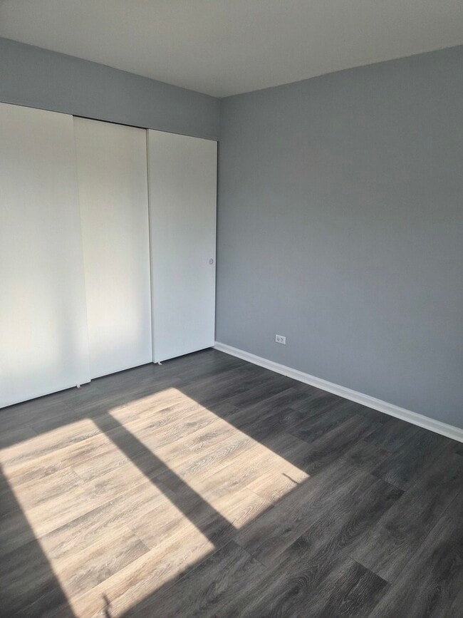 Building Photo - 1424 Stonebridge Cir