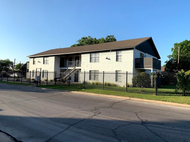 Building Photo - 1325 Bagby Ave