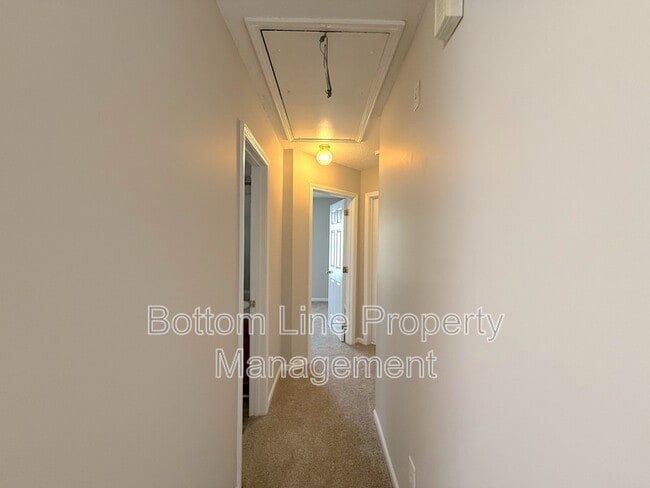 Building Photo - 5812 Silver Eagle Dr