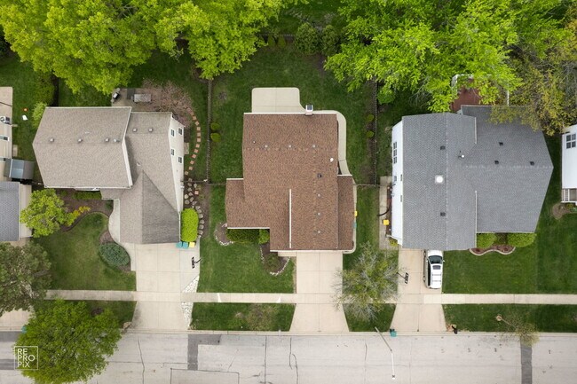 Building Photo - 1002 Hobson Dr