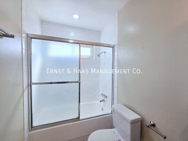 Building Photo - 926 E Bastanchury Rd