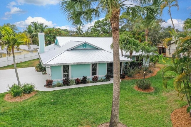 Building Photo - 1232 SW Knollwood Dr