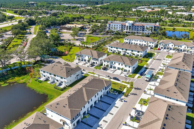 Building Photo - 7648 SW Lucy Ln