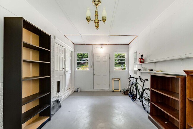 Building Photo - Charming 1950's Ranch w/ Modern Upgrades a...