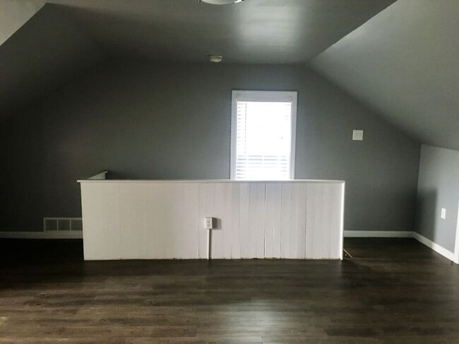 Building Photo - *** Mt. Washington * Renovated 4 Bedroom Home * Spacious & Stylish * One Block to Grandview * Pet...