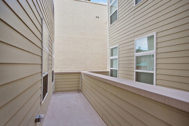 Building Photo - 912 N 19th St