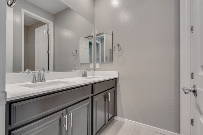 Building Photo - Luxury Summerlin North Home with Private Pool