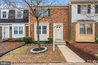 Building Photo - 5025 Head Ct