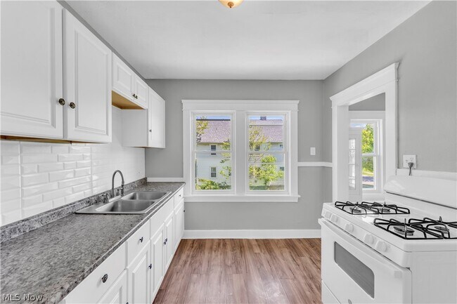 Building Photo - 3309 Desota Ave