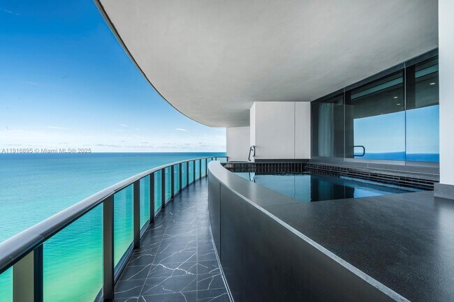 Building Photo - 18555 Collins Ave