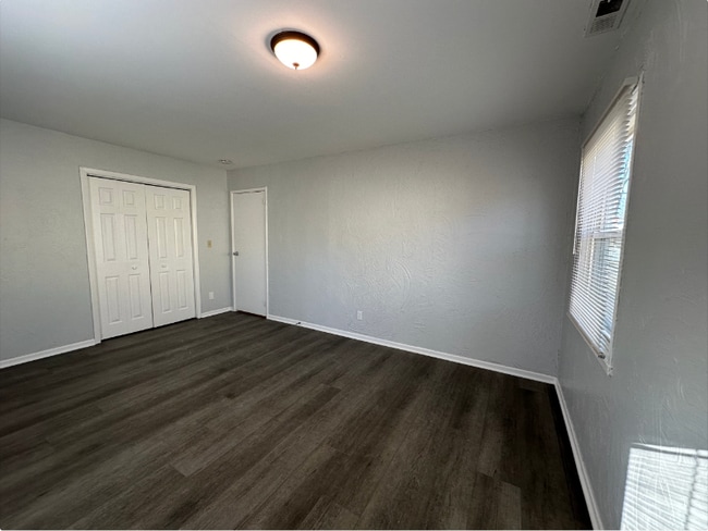 Building Photo - 3009 Greenbelt Dr