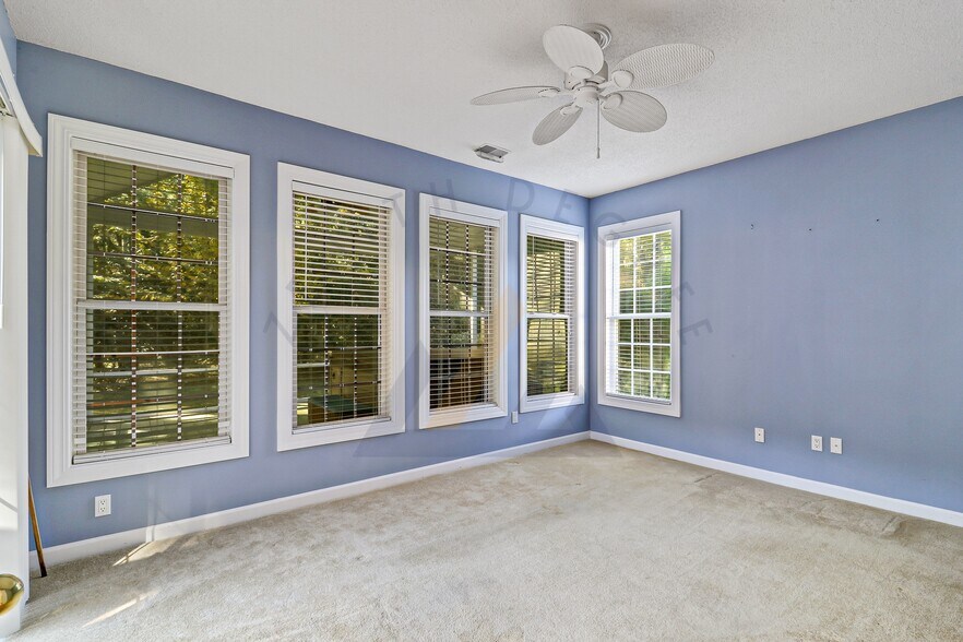 Building Photo - 11 Eagle Pointe Cir