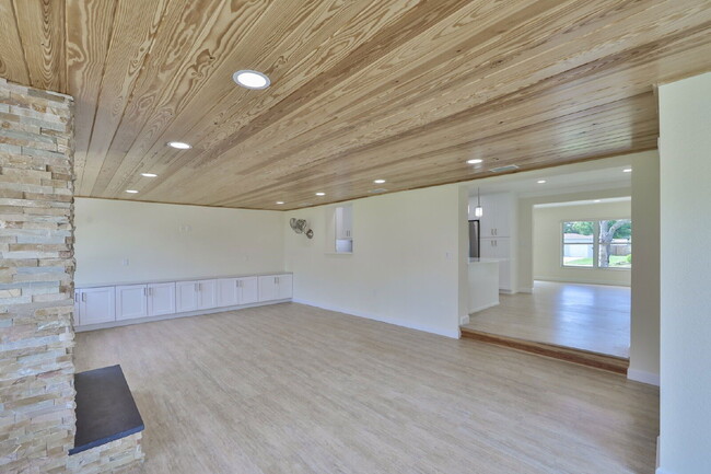 Building Photo - 5941 4th Ave N