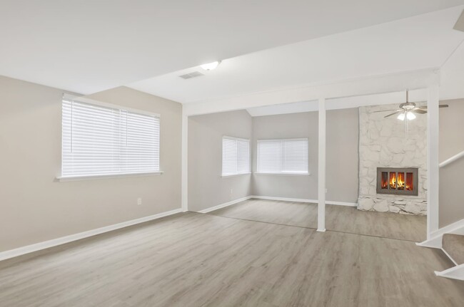 Building Photo - 4061 Oak Stone Dr