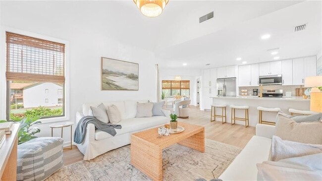 Building Photo - 512 S Harbour Oaks Dr