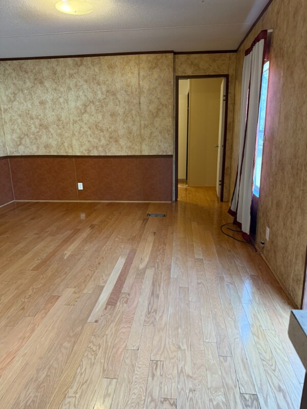 Building Photo - 7266 River Rd