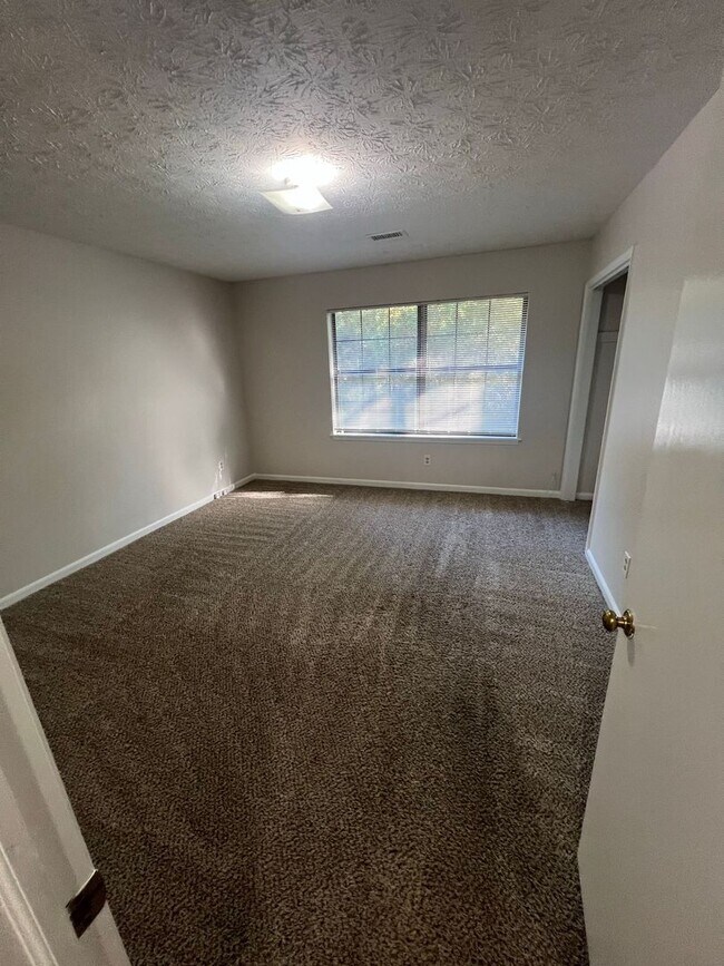 Building Photo - 3028 Dale Ct