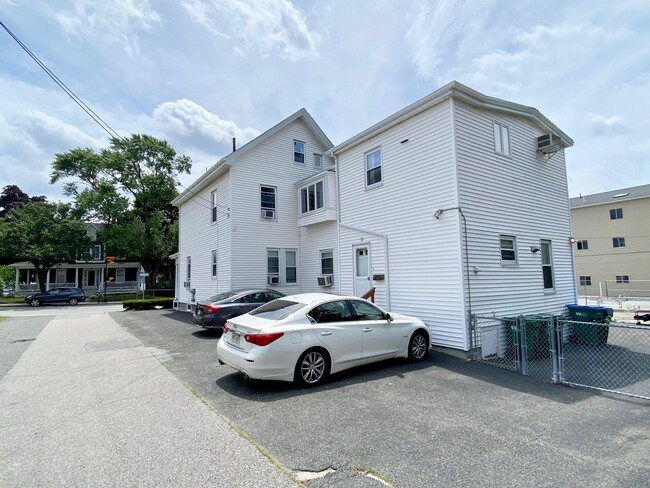 Building Photo - 417 High St