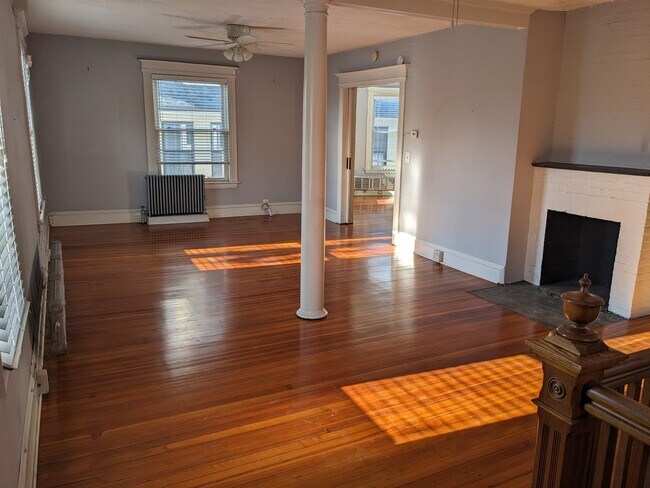 Building Photo - 2870 Fairfield Ave