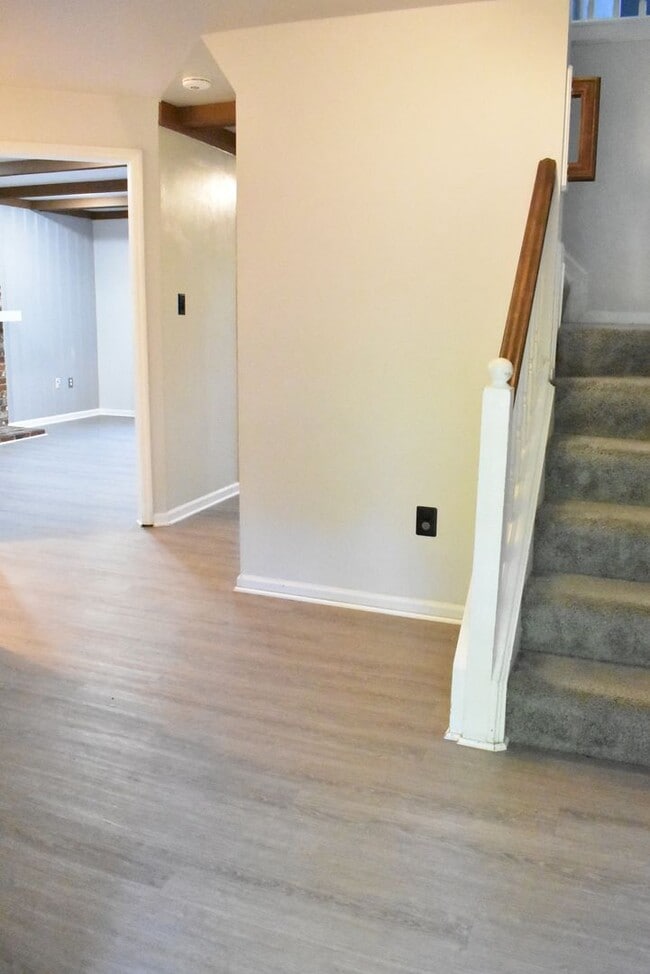 Building Photo - Welcome To Lake Ridge's Finest...