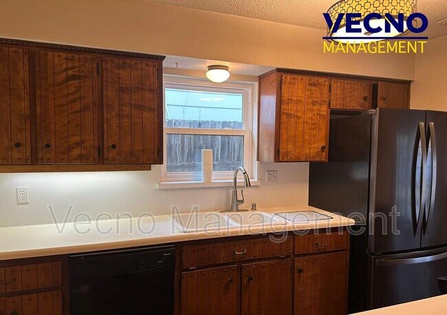 Building Photo - 3643 Richwood Dr