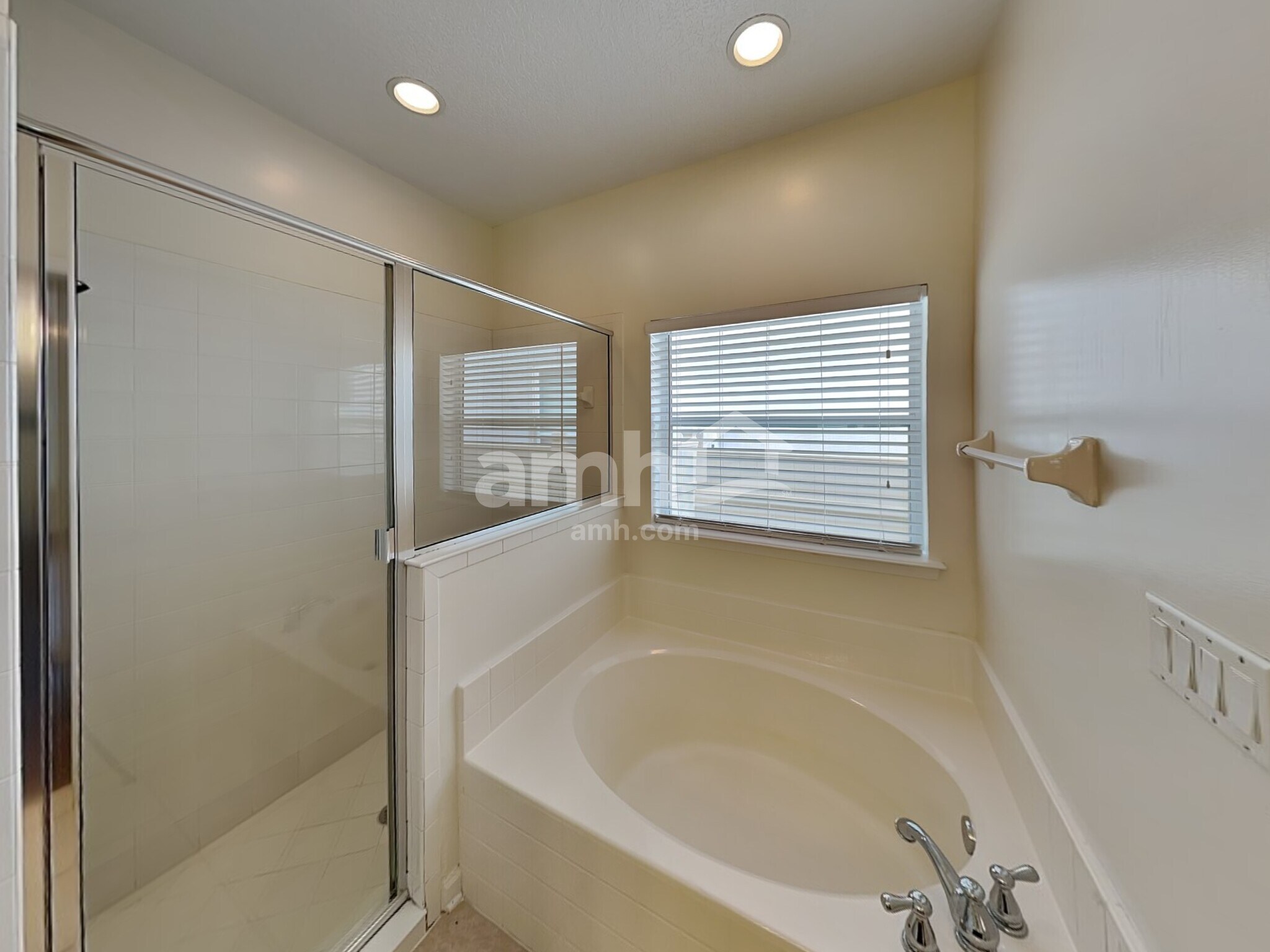 Building Photo - 2532 Creekfront Dr