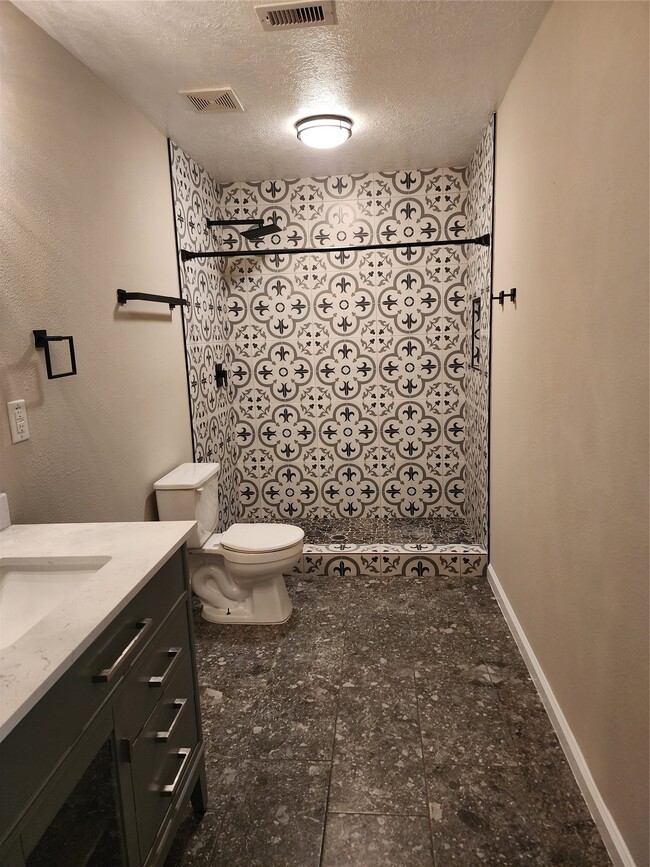 Building Photo - 1714 Village Townhome Dr