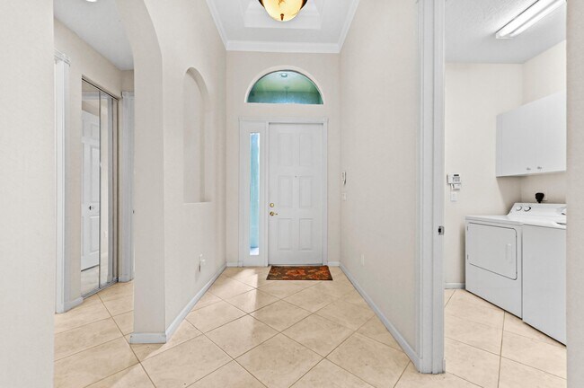 Building Photo - 6823 Fabiano Cir