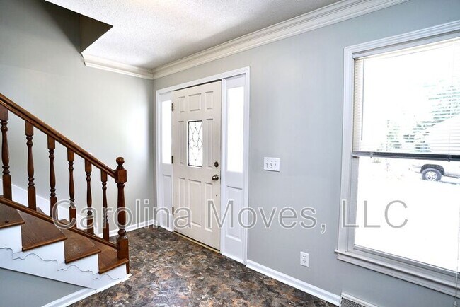 Building Photo - 212 Hardwood Rd