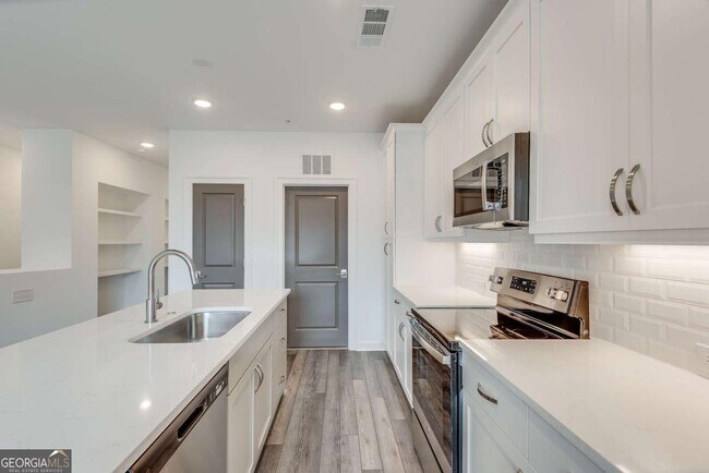 Building Photo - 513 Burton Dr