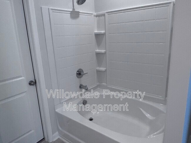Building Photo - 187 Central Townes Wy