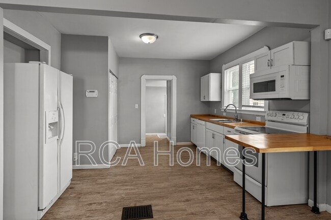 Building Photo - 1009 E Raymond St