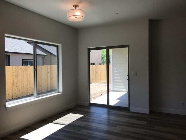 Building Photo - 2923 Milo Wy