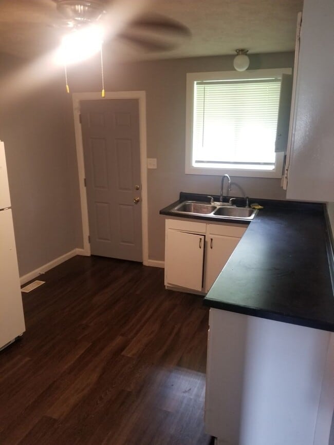 Building Photo - Coming Soon Two Bedroom One Bathroom Home ...