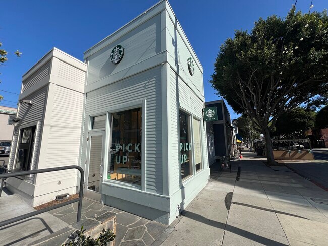 Building Photo - 2721 2nd St