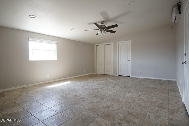 Building Photo - 6201 Tesuque Dr