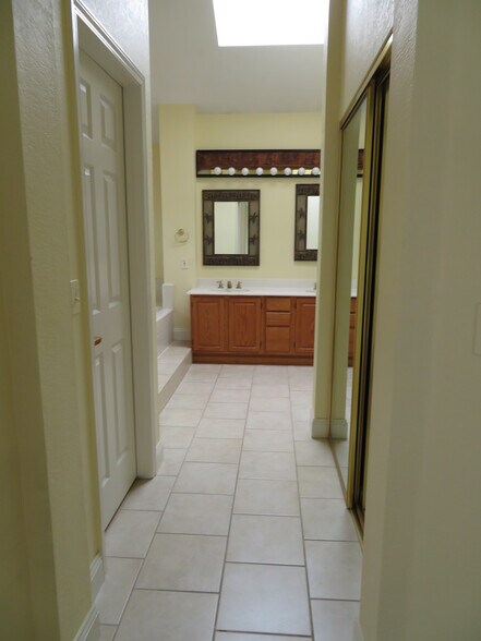 Building Photo - 3212 Bear Creek Dr