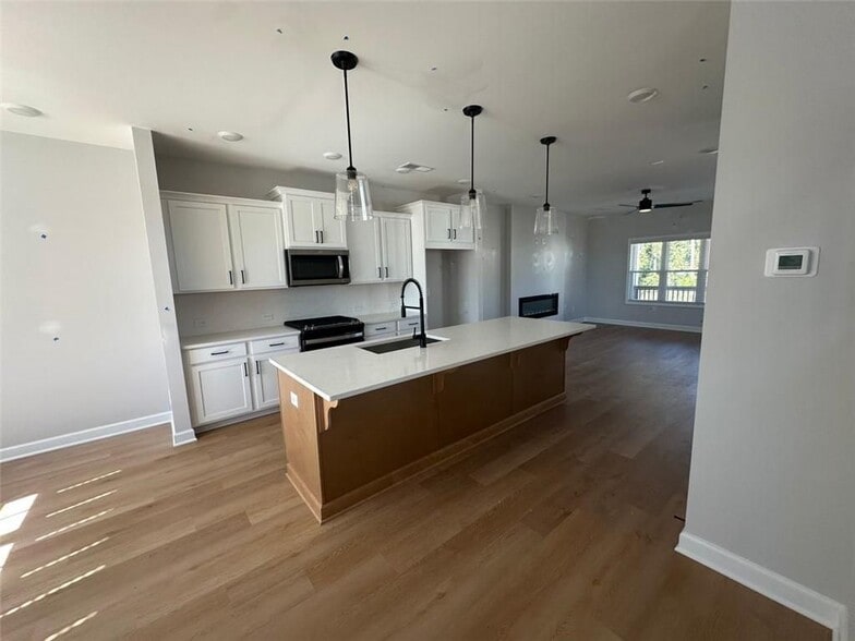 Building Photo - 1925 AUDRA Aly