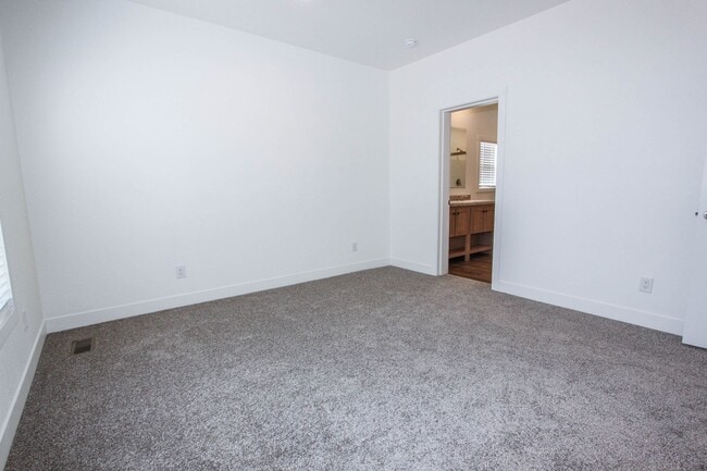 Building Photo - New Manufactured Home in Paudlen