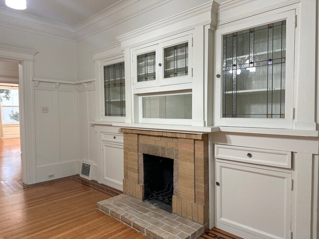 Building Photo - 285 12th Ave