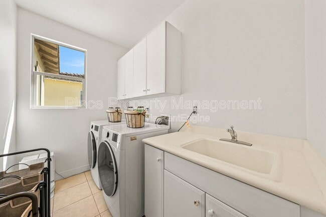 Building Photo - 1687 Picket Fence Dr
