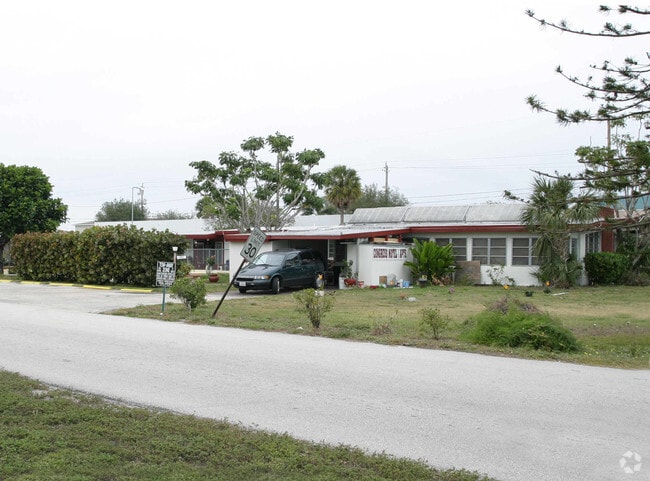 Primary Photo - Congress Motel Apartments