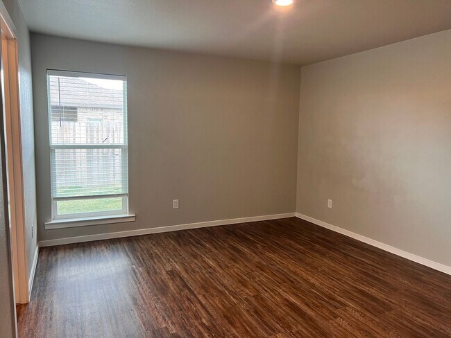 Building Photo - Available October 8th- in Upland West.