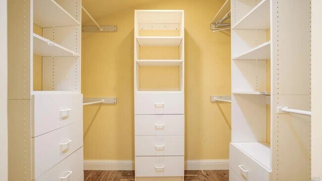 Building Photo - 58 Stanford Ct