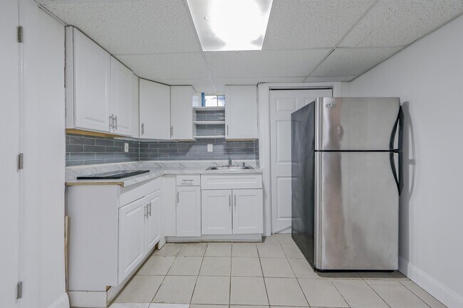 Building Photo - 212 69th St
