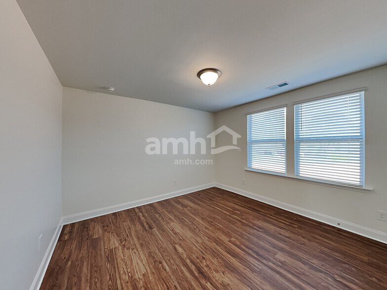 Building Photo - 110 Keyser Dr
