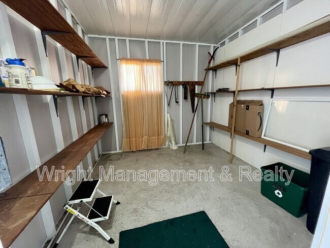 Building Photo - 10614 Hayden Ave