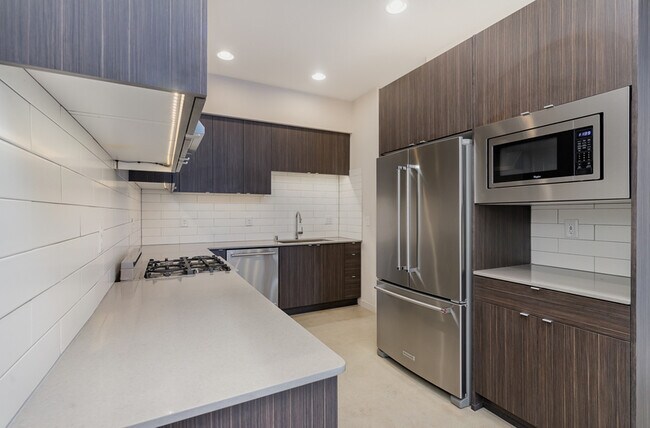 Building Photo - 3810 California Ave SW