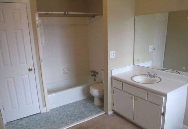 Building Photo - 3 Bed 2.5 Bath in Marietta!