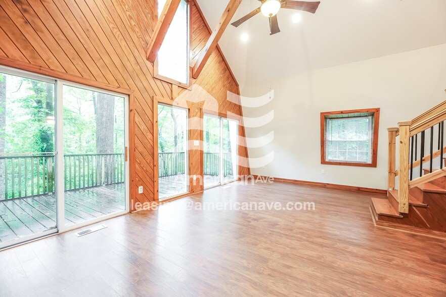 Building Photo - 30 Forest Dr